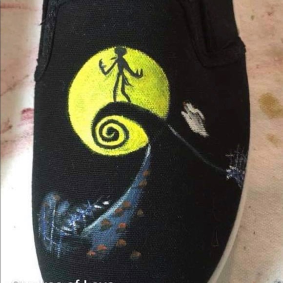 Hand painted shoes - Picture 4 of 16